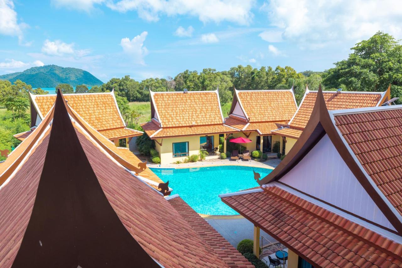 Phuket Kana International Hotel普吉岛卡娜国际酒店 Rawai Экстерьер фото