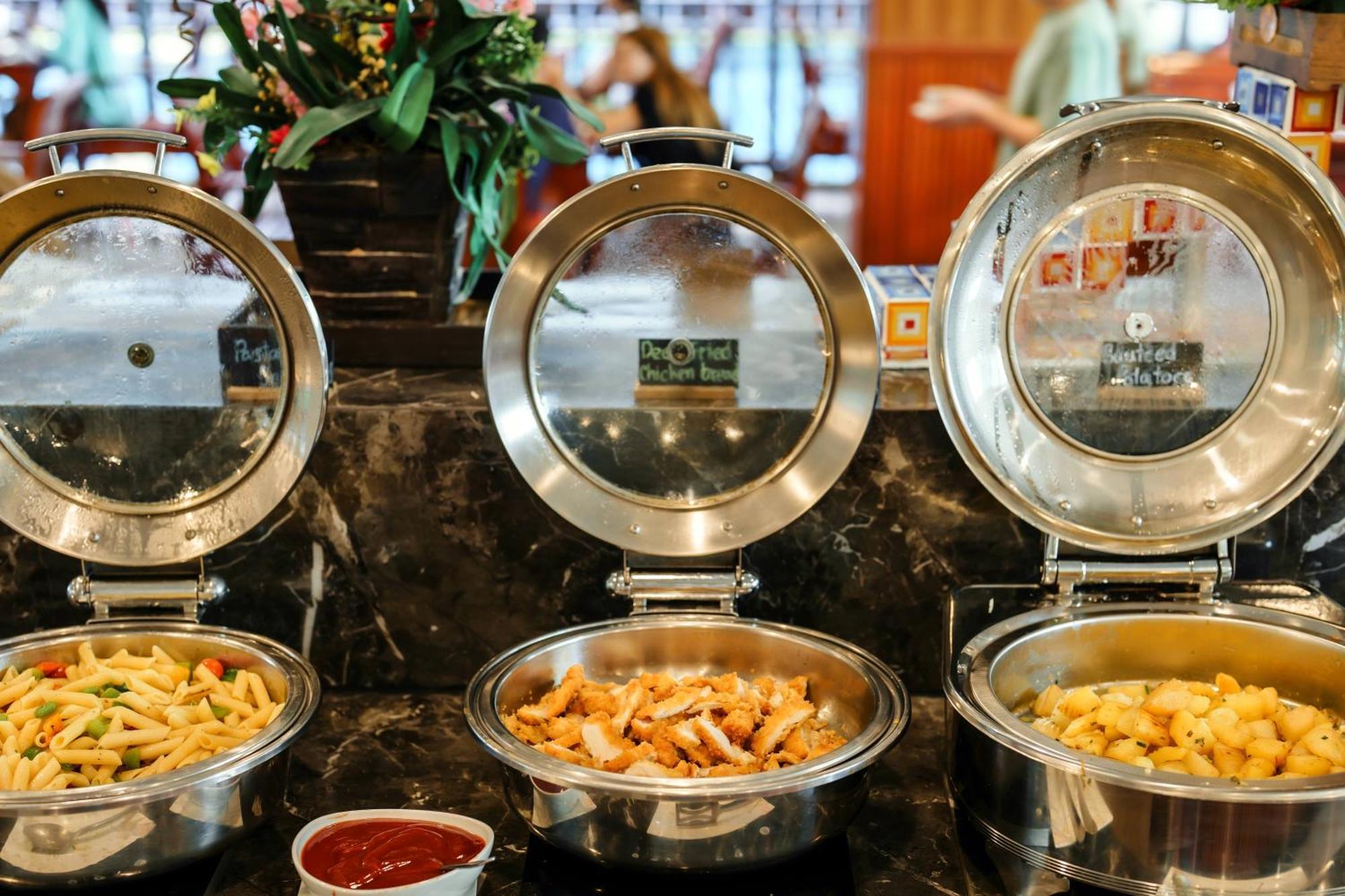 Phuket Kana International Hotel普吉岛卡娜国际酒店 Rawai Экстерьер фото